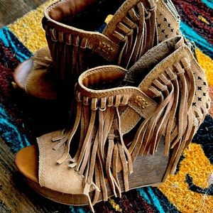 LOVE THESE!! Never worn